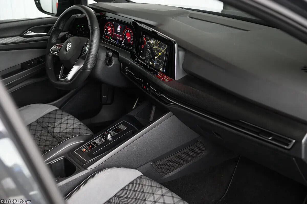 Volkswagen Golf 1.5 eTSI OPF DSG R-Line — fotografia 15