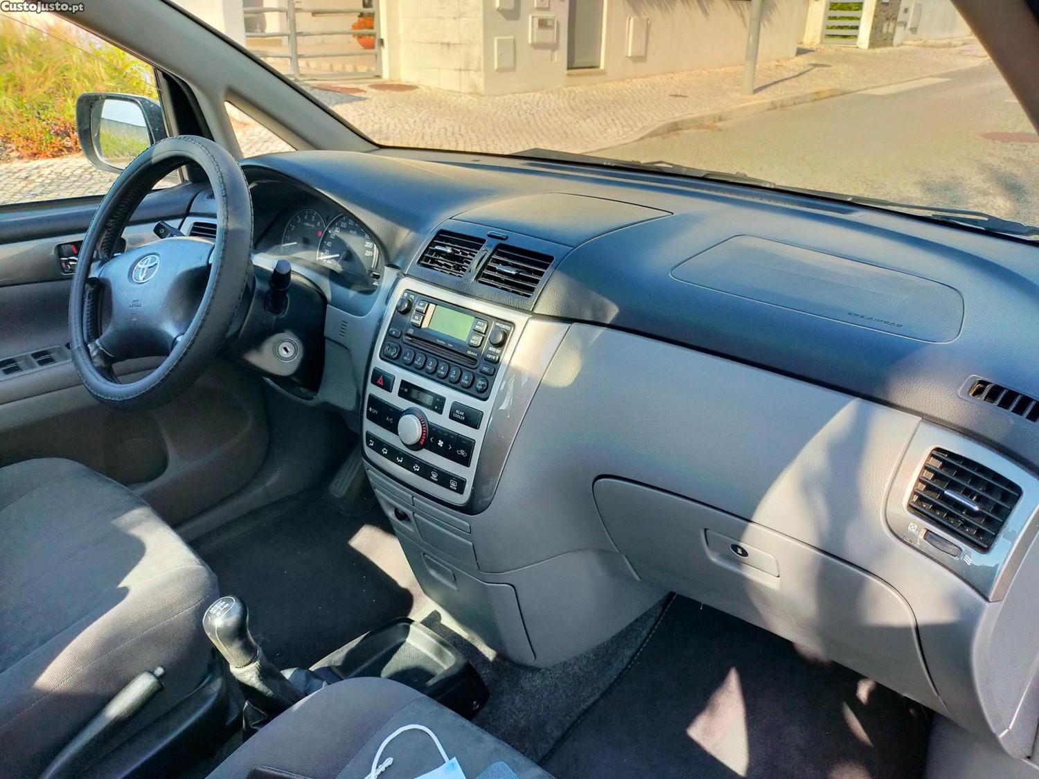 Toyota Avensis Verso — fotografia 5