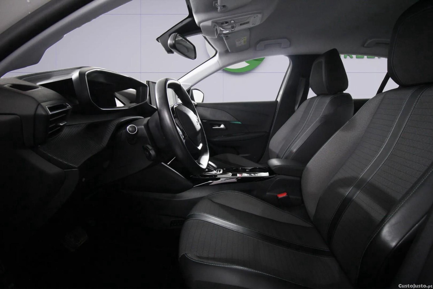 Peugeot e-208 50 kWh Style — fotografia 7