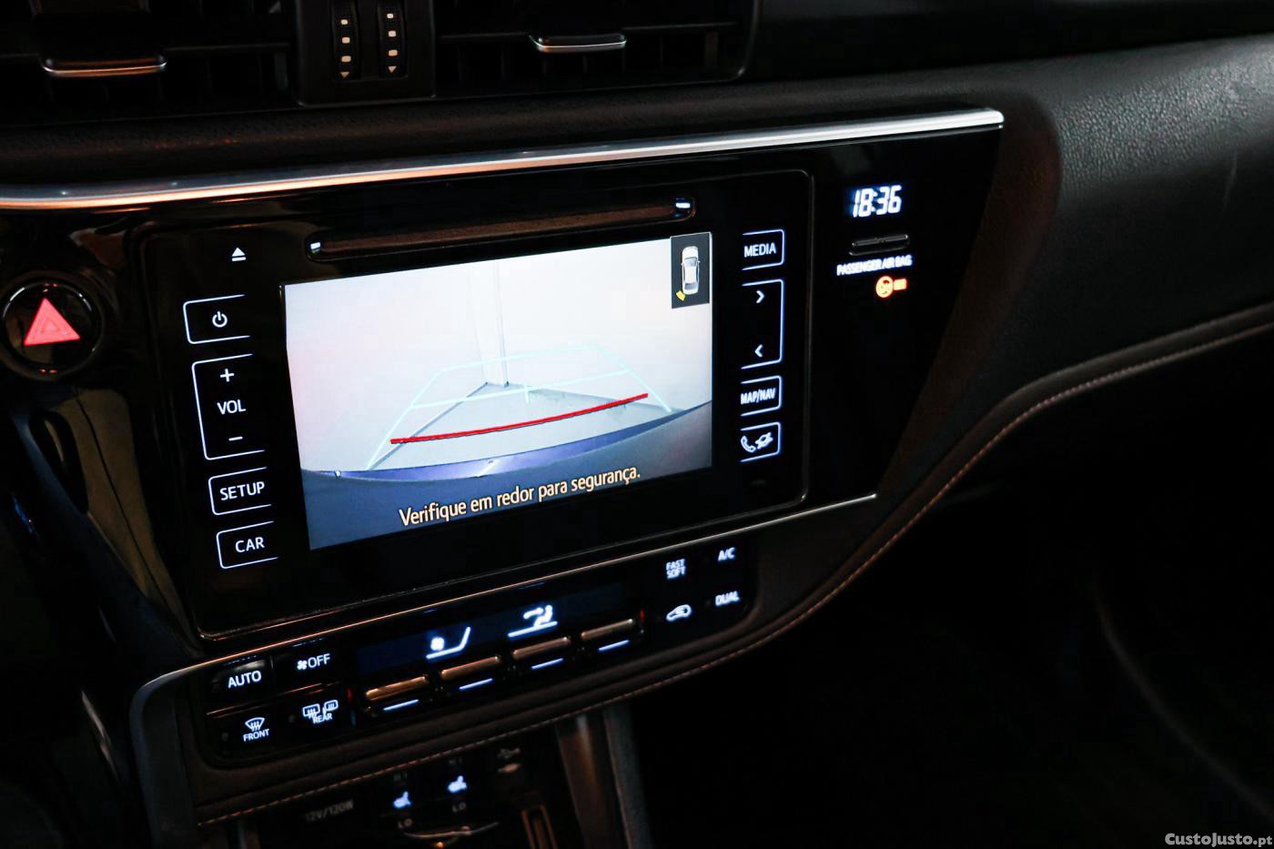 Toyota Auris 1.6 D-4D Executive — fotografia 4