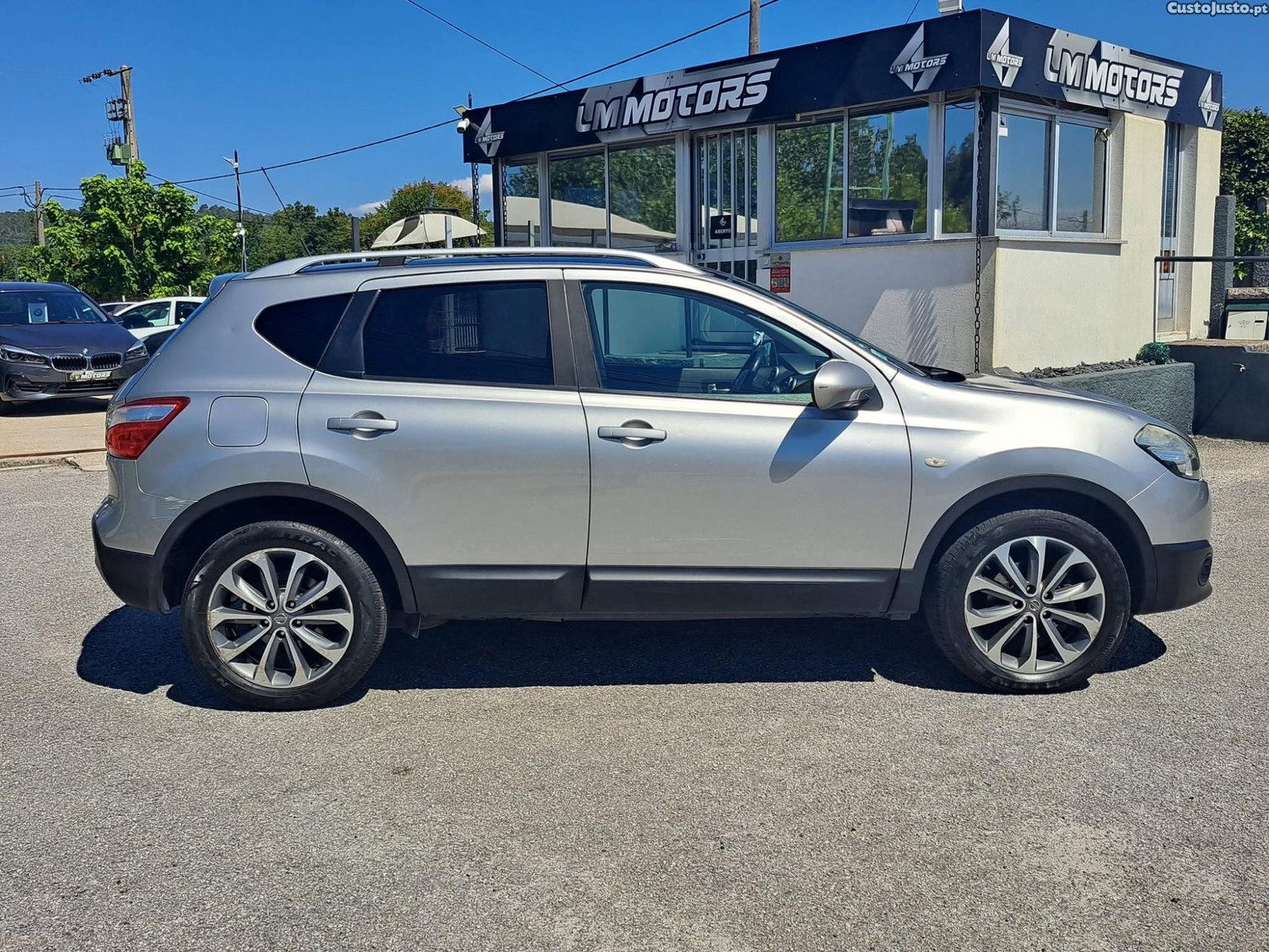 Nissan Qashqai 2.0 DCI Tekna 4.4 Auto 150 cv — fotografia 21
