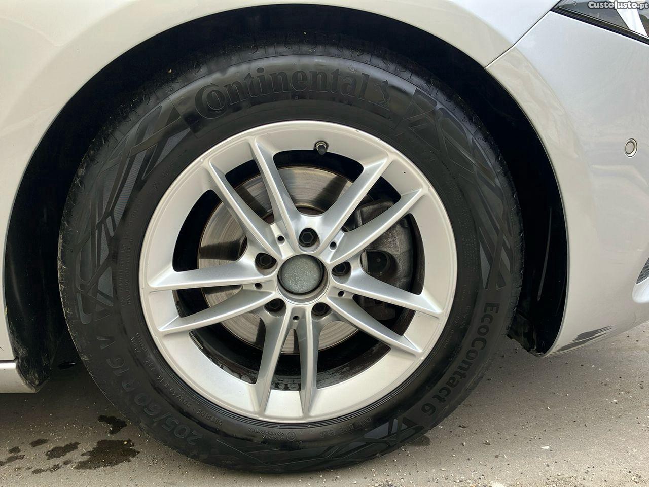 Mercedes-Benz A 180 d Style Plus Aut. — fotografia 10