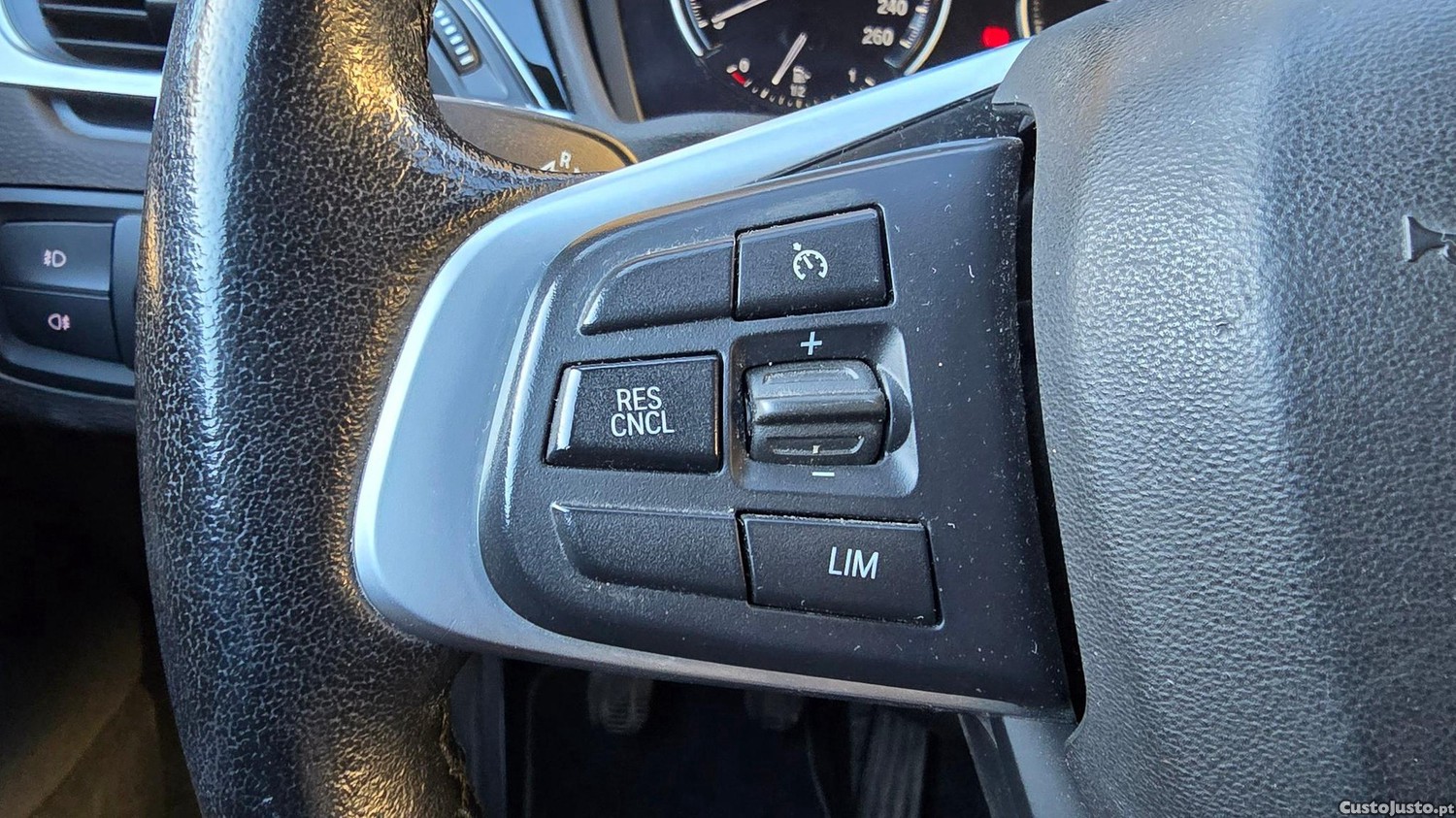 BMW X2 18 i sDrive Advantage — fotografia 16