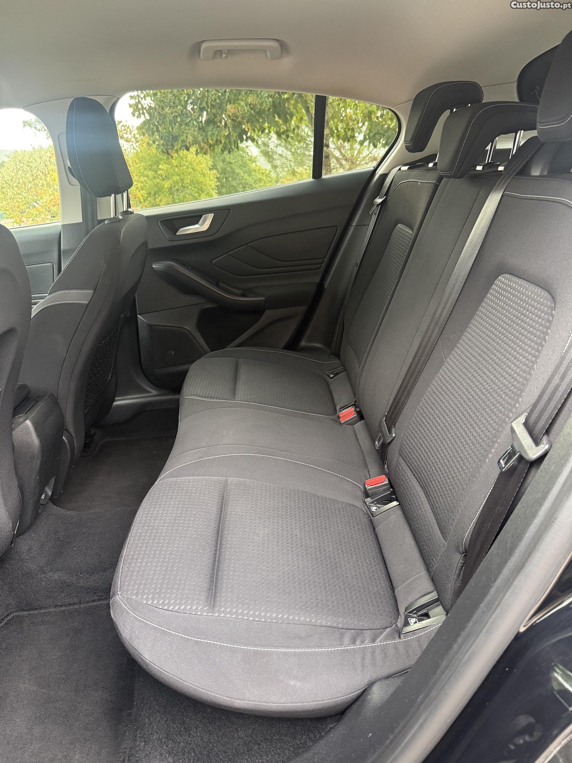 Ford Focus 1.5 EcoBlue — fotografia 3