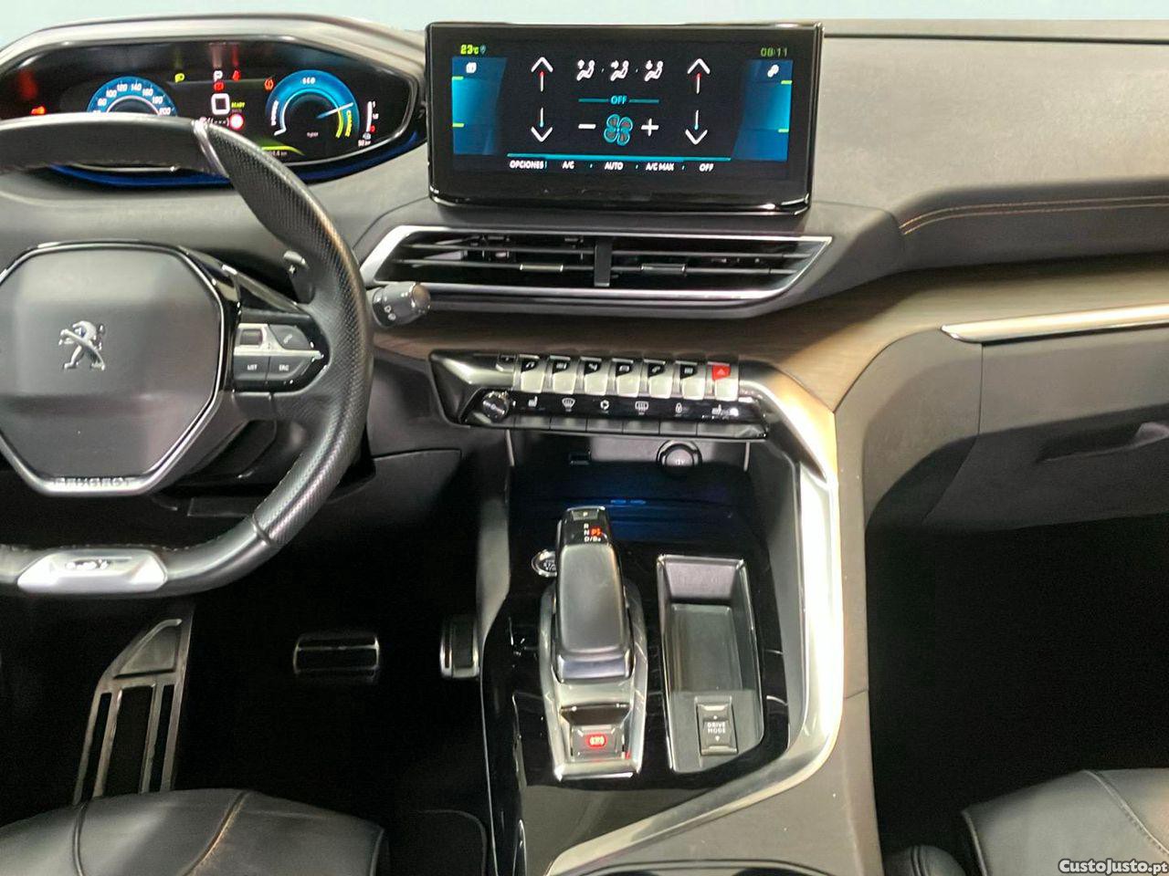 Peugeot 3008 225 e-EAT8 GT Pack — fotografia 15