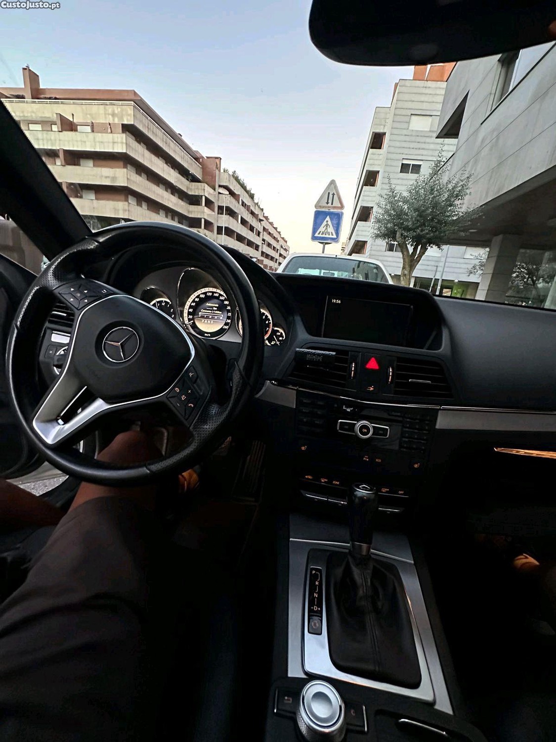 Mercedes-Benz E 200 E200 — fotografia 8