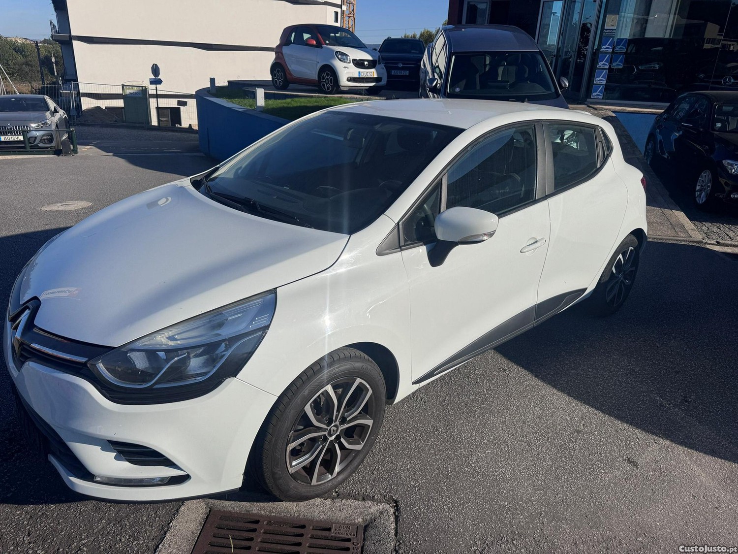 Renault Clio 0.9 TCE Limited — fotografia 8