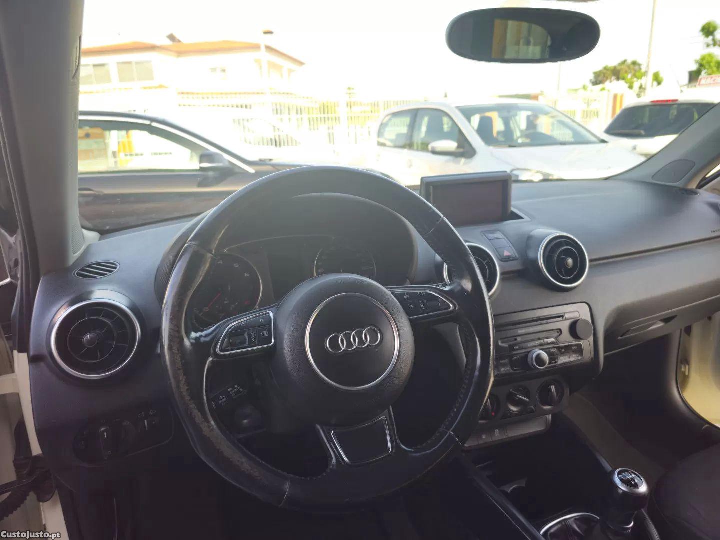 Audi 80 1.2 tfsi s line edition — fotografia 5