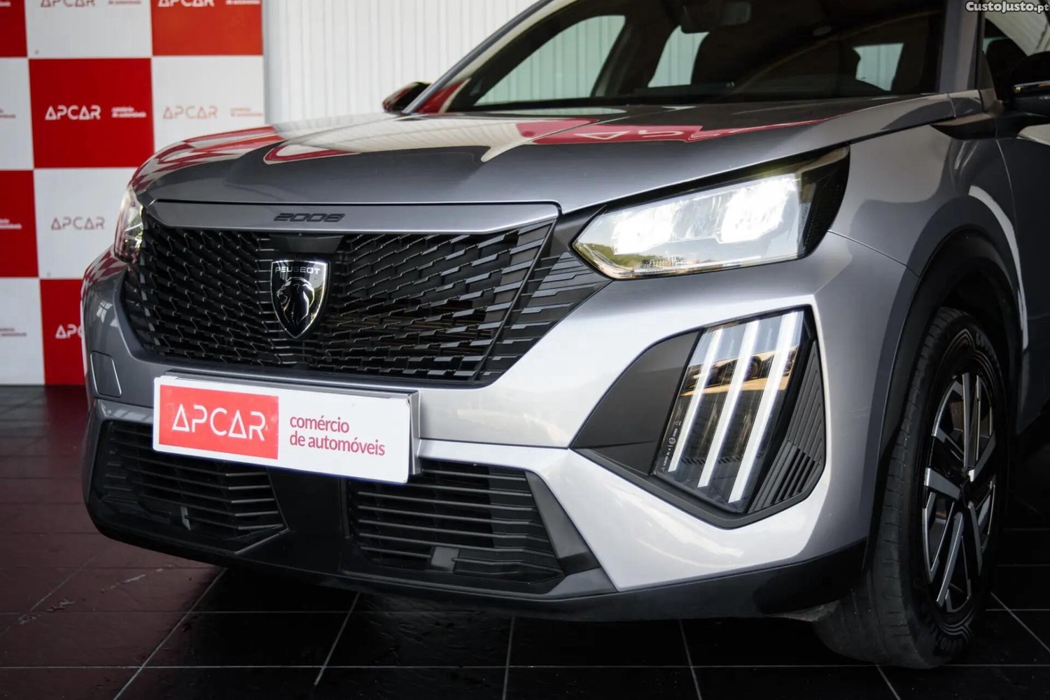 Peugeot 2008 1.2 PureTech Active — fotografia 14