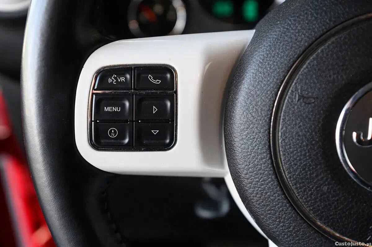 Jeep Wrangler 2.8 CRD Auto Sport — fotografia 2