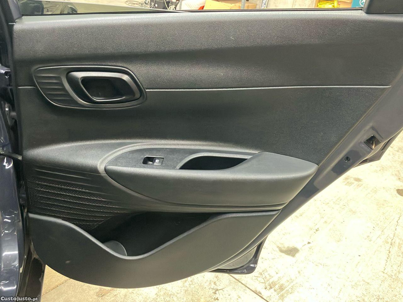 Hyundai Bayon 1.0 T-GDI Premium — fotografia 3