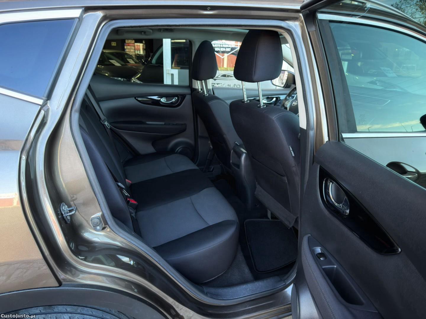 Nissan Qashqai 1.5 dCi Acenta Connect — fotografia 16