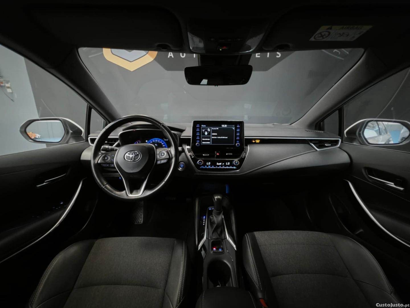 Toyota Corolla 1.8 Hybrid Comfort — fotografia 8
