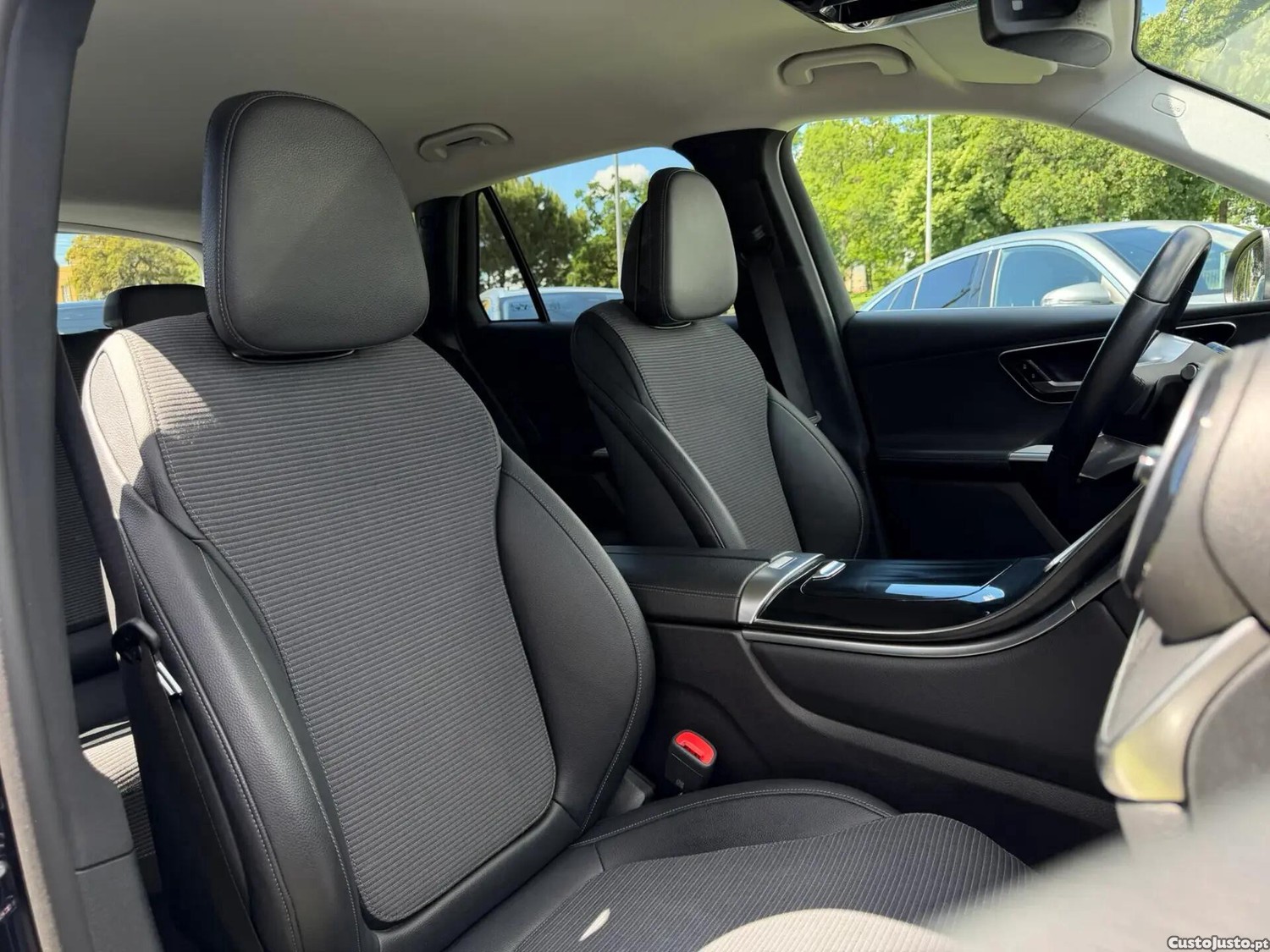 Mercedes-Benz GLC 220 d 4Matic — fotografia 14