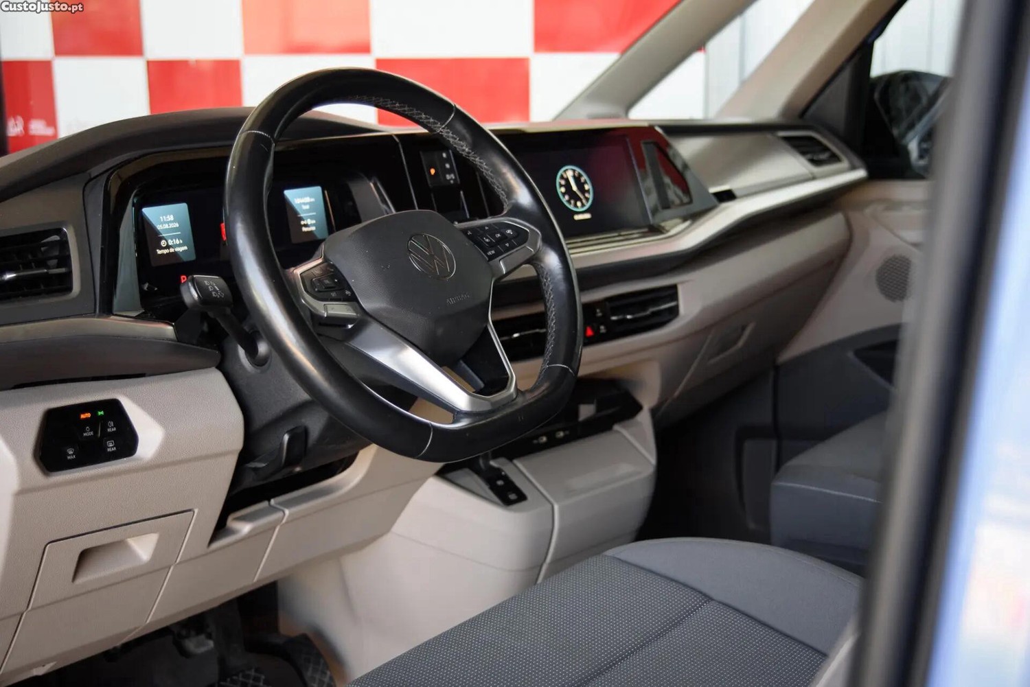 Volkswagen Multivan 1.4 TSI e-Hybrid Life DSG — fotografia 5
