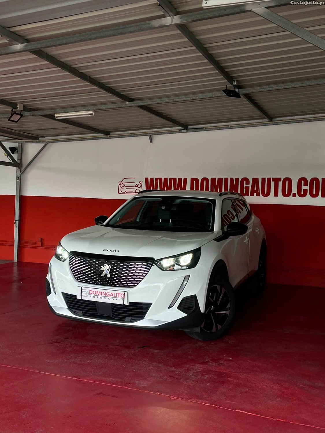 Peugeot 2008 1.5 BlueHDi Allure Pack EAT8 — fotografia 9