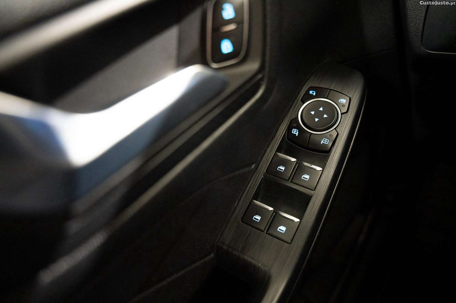 Ford Kuga 1.5 EcoBoost ST-Line — fotografia 4