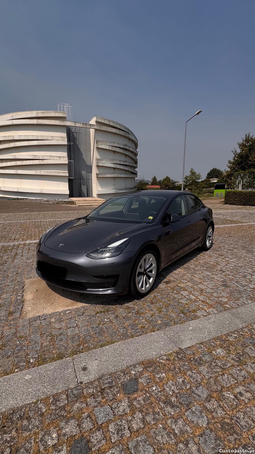 Tesla Model 3 Standard Range Plus — fotografia 7