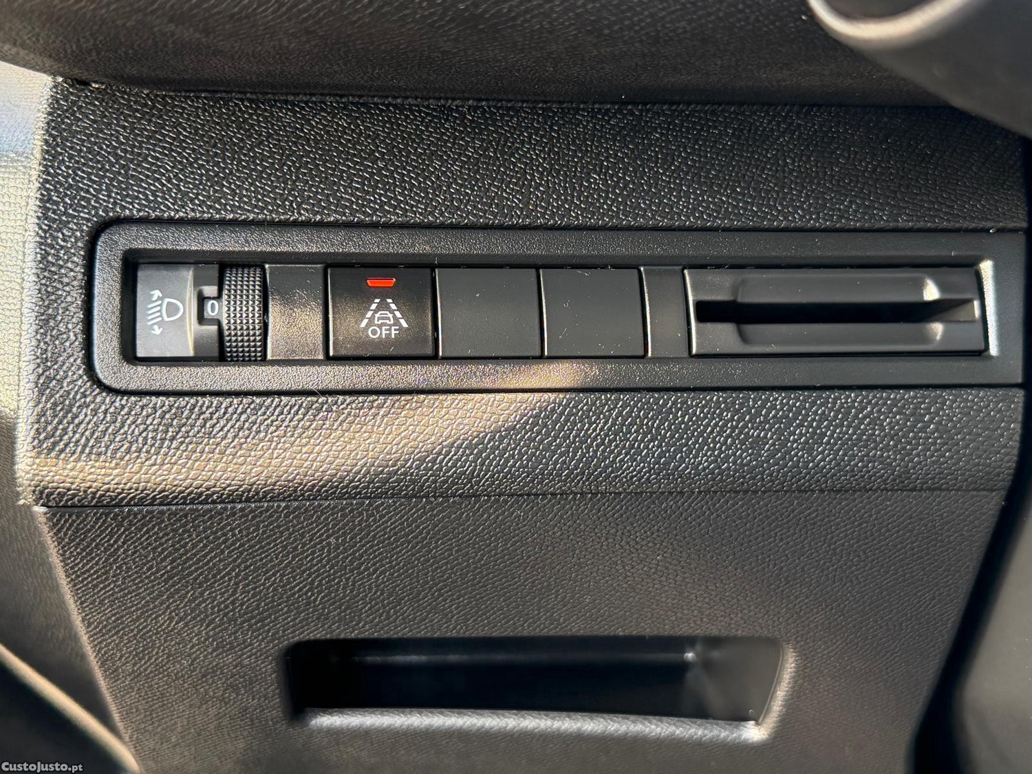 Peugeot 3008 1.5 BlueHDi Active Pack — fotografia 9