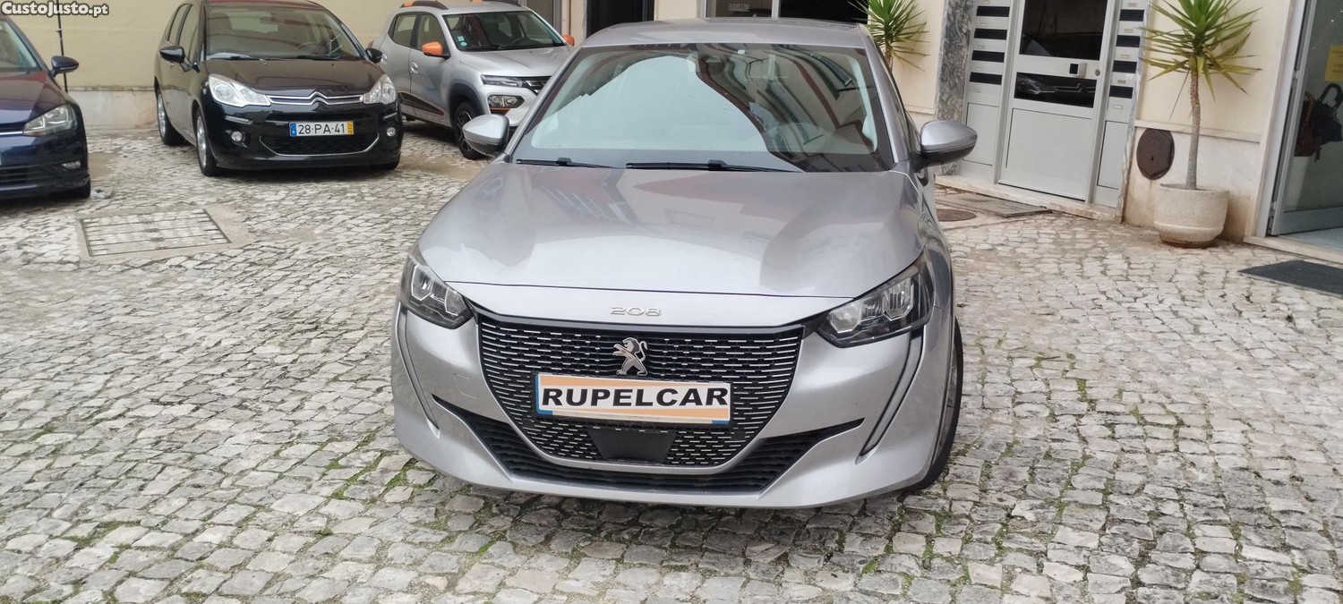 Peugeot e-208 Activ Pack — fotografia 11
