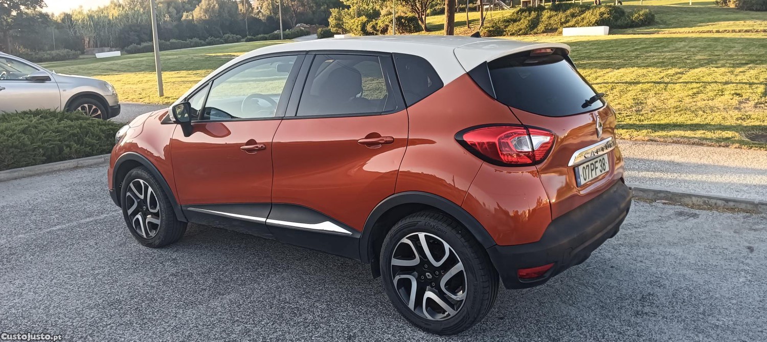 Renault Captur 1.5 dci Diesel — fotografia 6