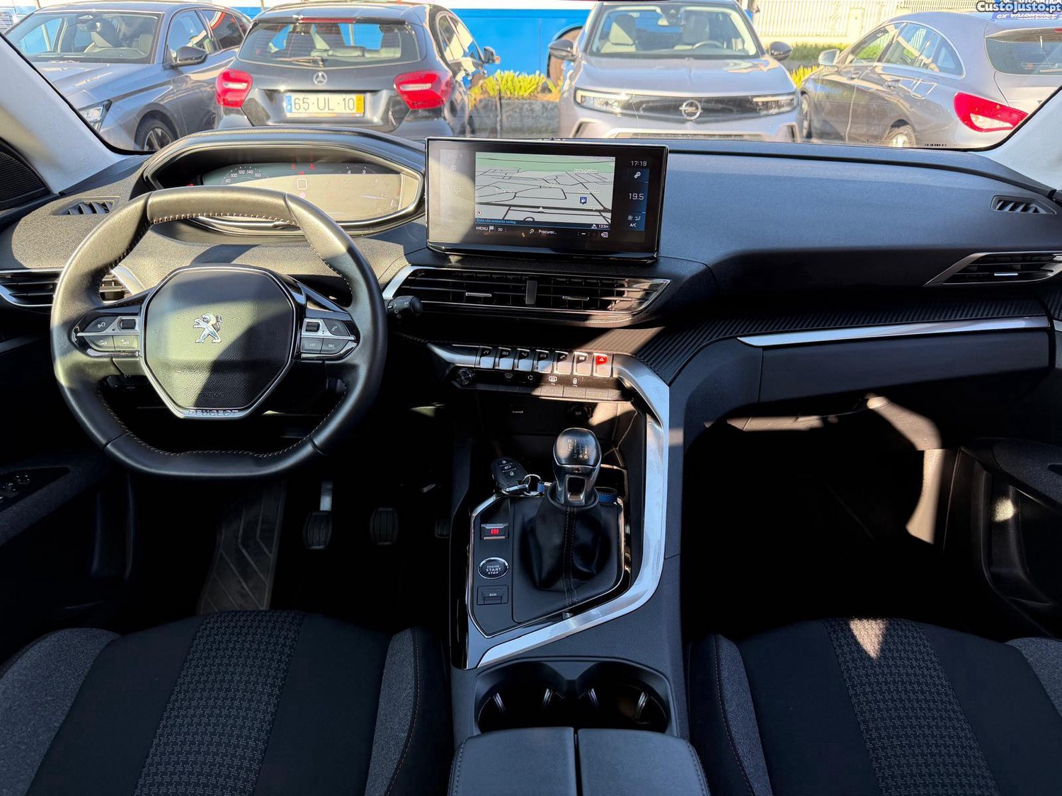 Peugeot 3008 1.5 BlueHDi Active Pack — fotografia 16
