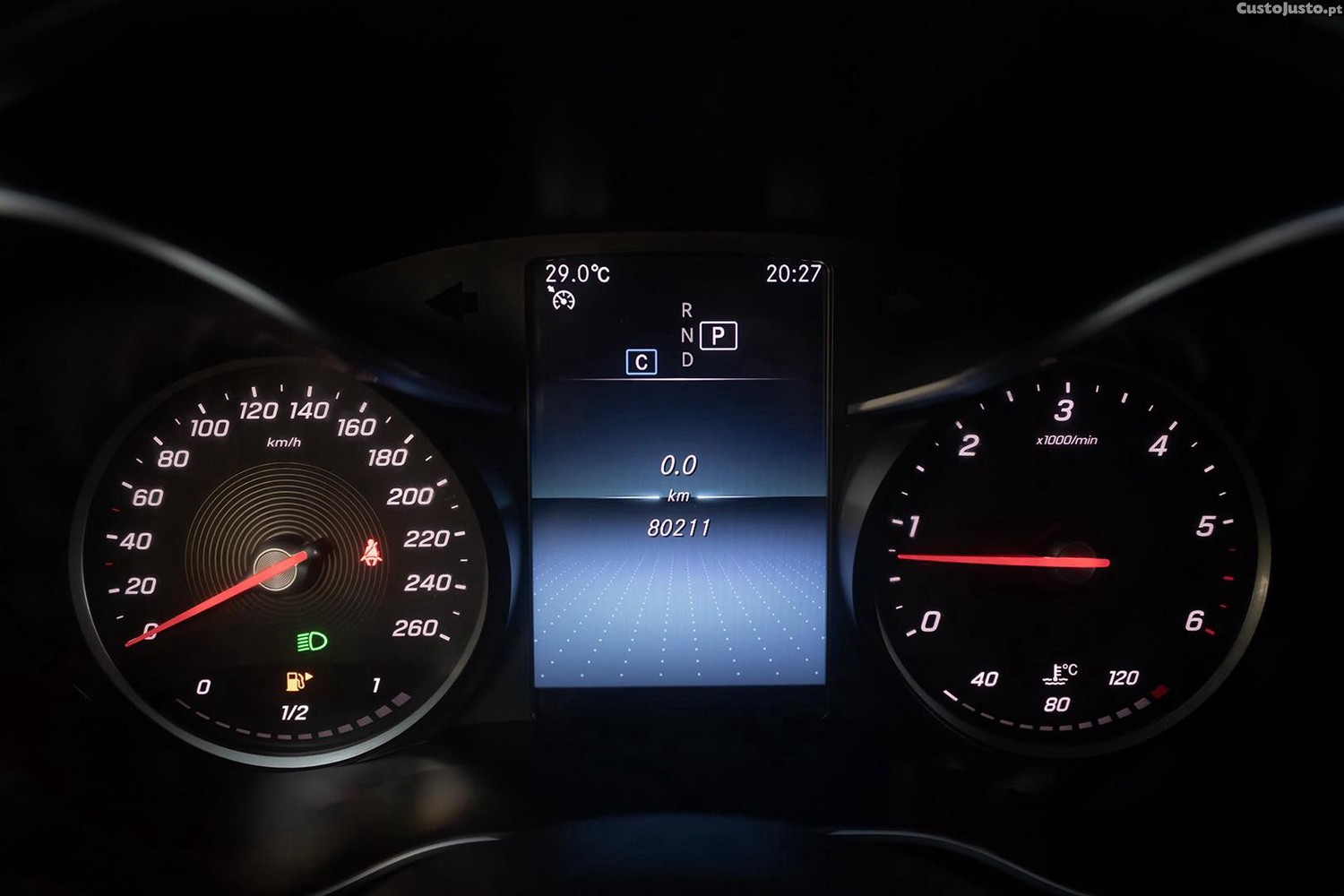Mercedes-Benz C 220 d AMG Line — fotografia 9