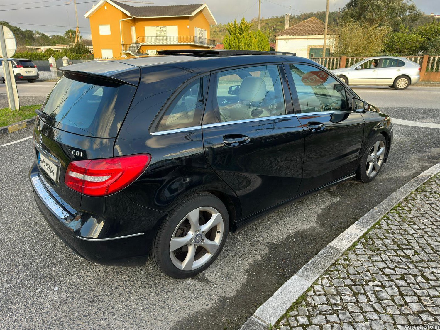 Mercedes-Benz B 180 CDI AVANTGARDE Nacional - 13 foto 3