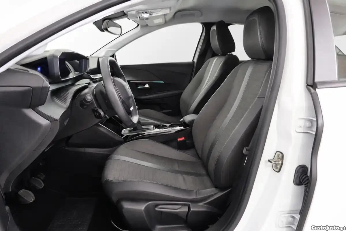 Peugeot 208 1.2 PureTech Allure — fotografia 8