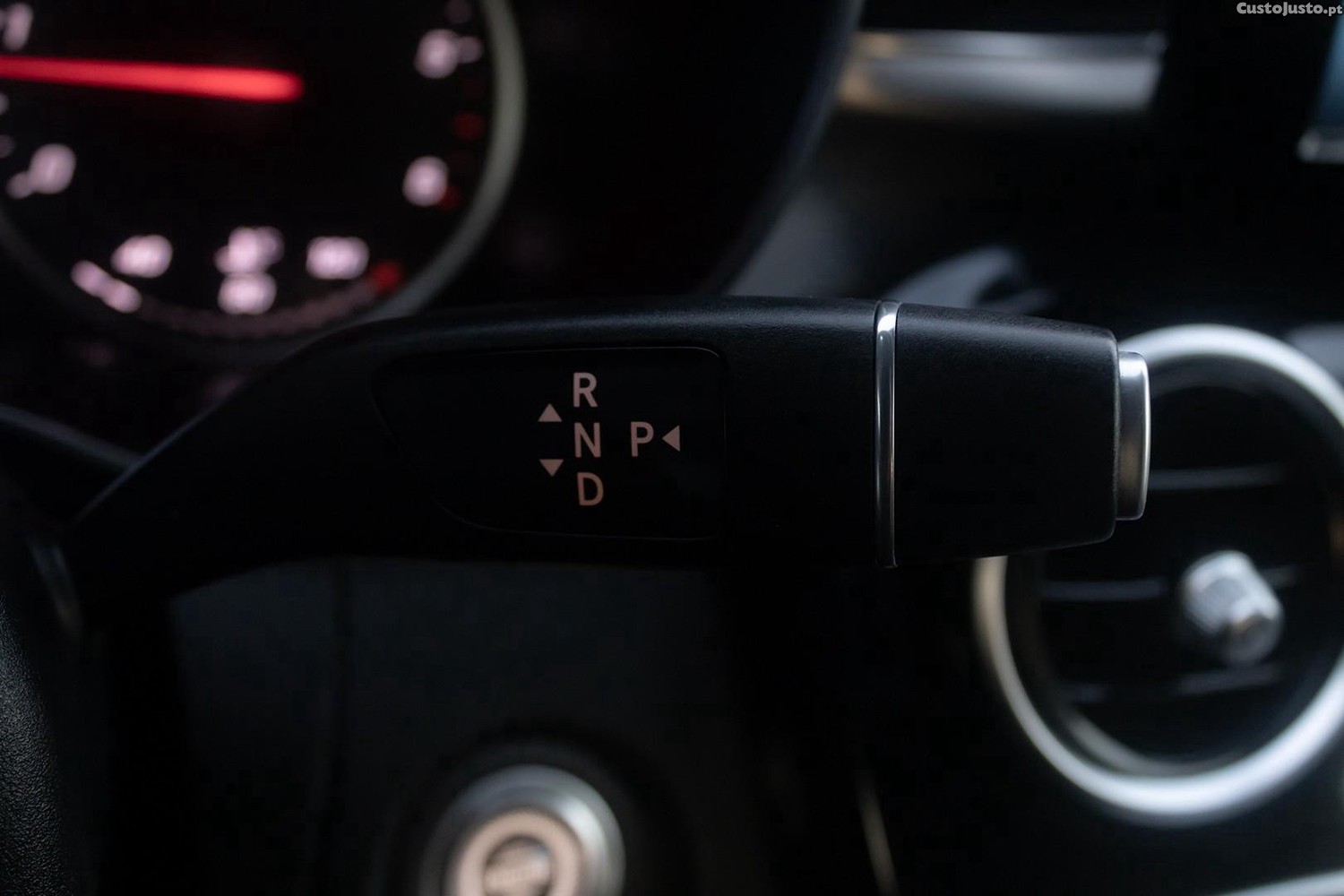 Mercedes-Benz C 220 d AMG Line — fotografia 7