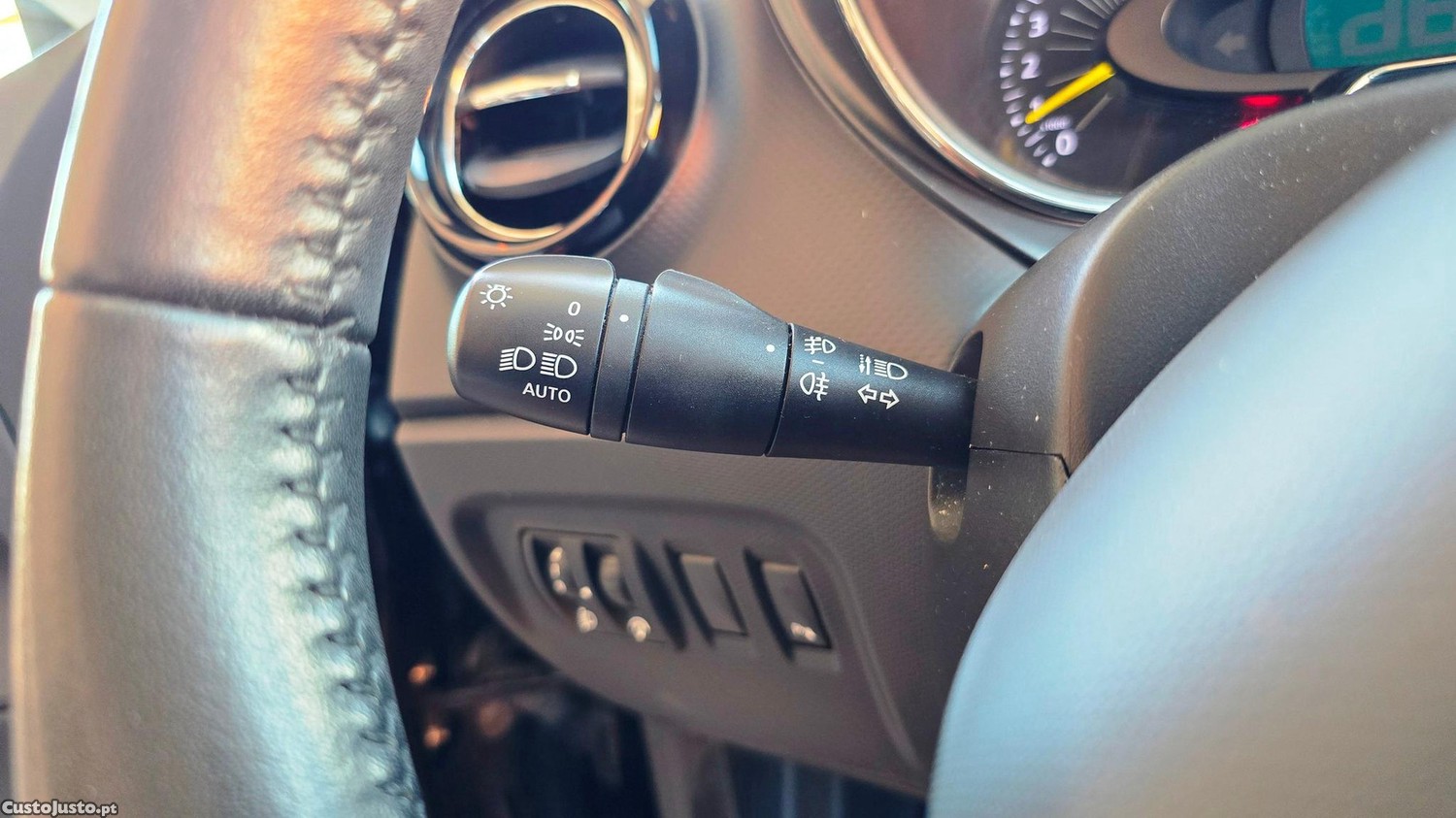 Renault Captur 1.2 TCe Exclusive EDC — fotografia 6