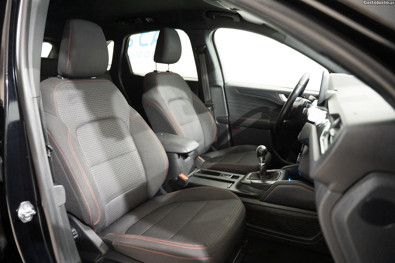 Ford Kuga 1.5 EcoBoost ST-Line — fotografia 3