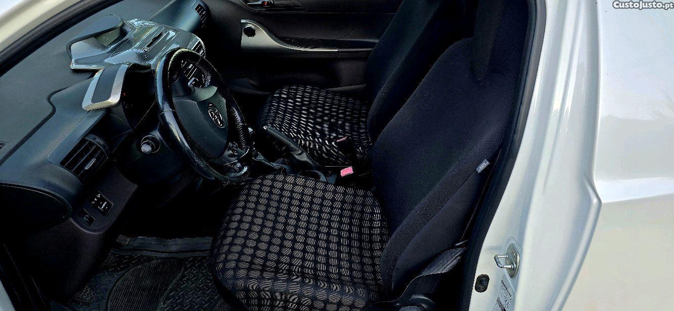 Toyota iQ 1.0 vvti — fotografia 2