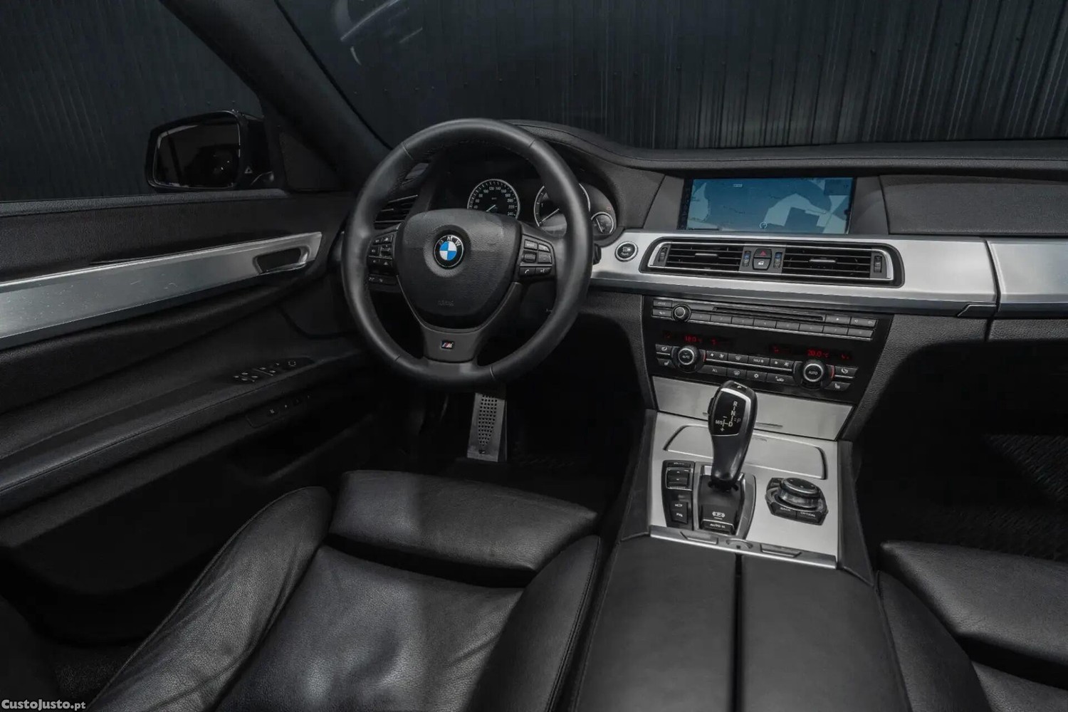 BMW 740 d Pack M — fotografia 17
