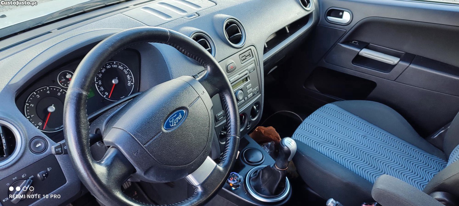 Ford Fusion + — fotografia 2