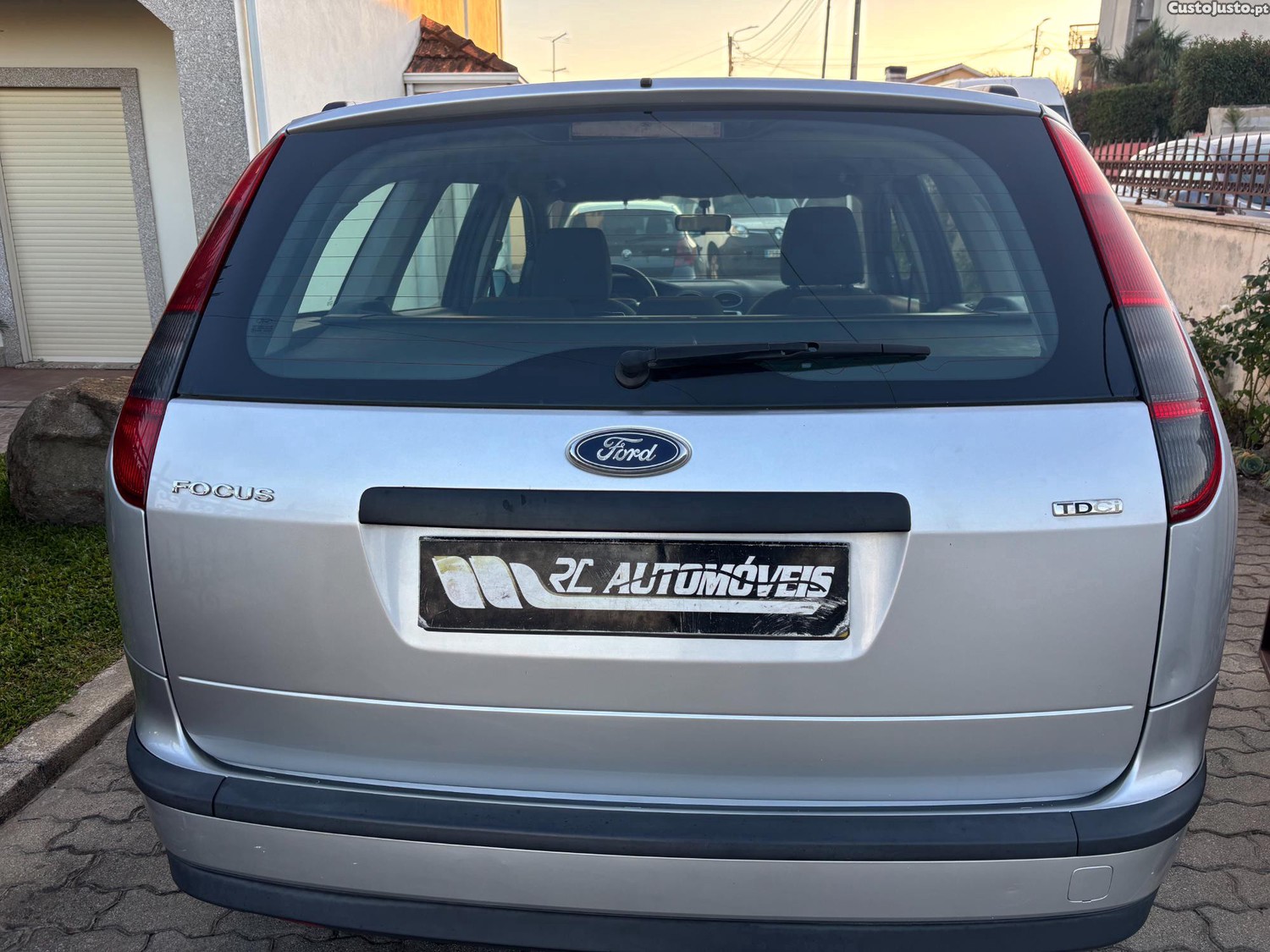 Ford Focus SW 1.6 TDCI / 110 CV — fotografia 13