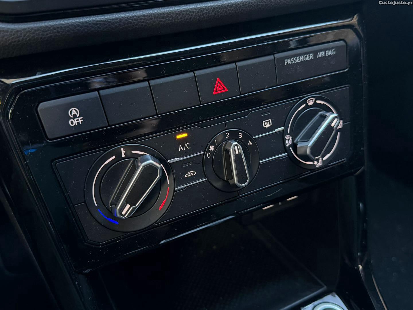 Volkswagen T-Cross 1.0 TSI URBAN — fotografia 8