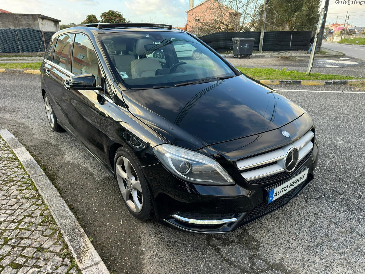 Mercedes-Benz B 180 CDI AVANTGARDE Nacional - 13 foto 4