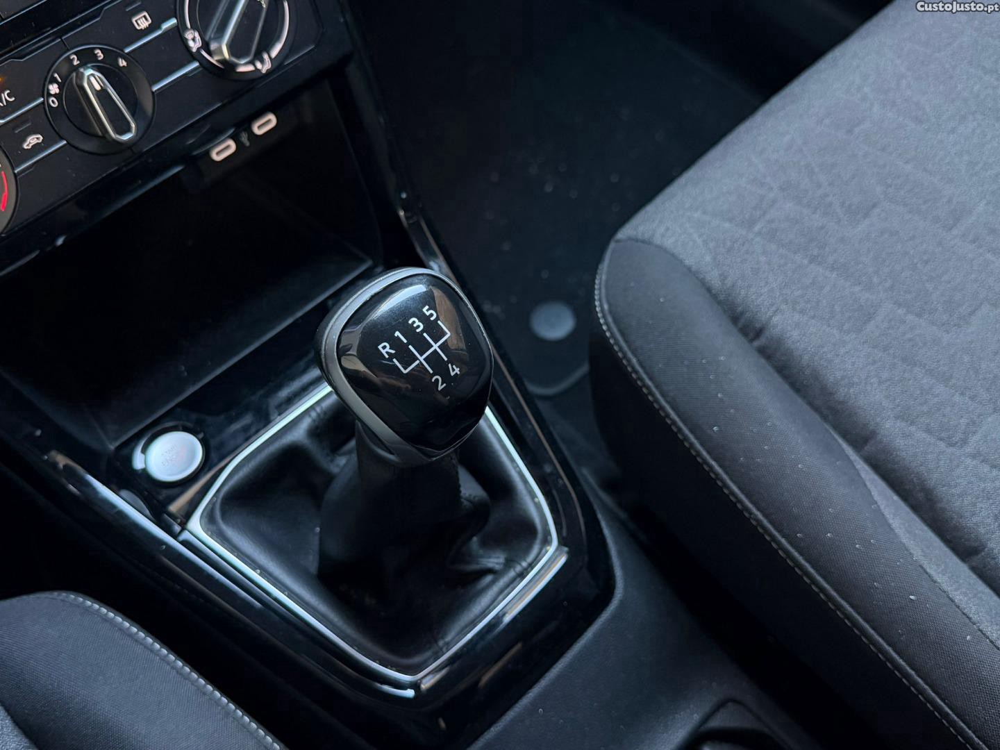 Volkswagen T-Cross 1.0 TSI URBAN — fotografia 7