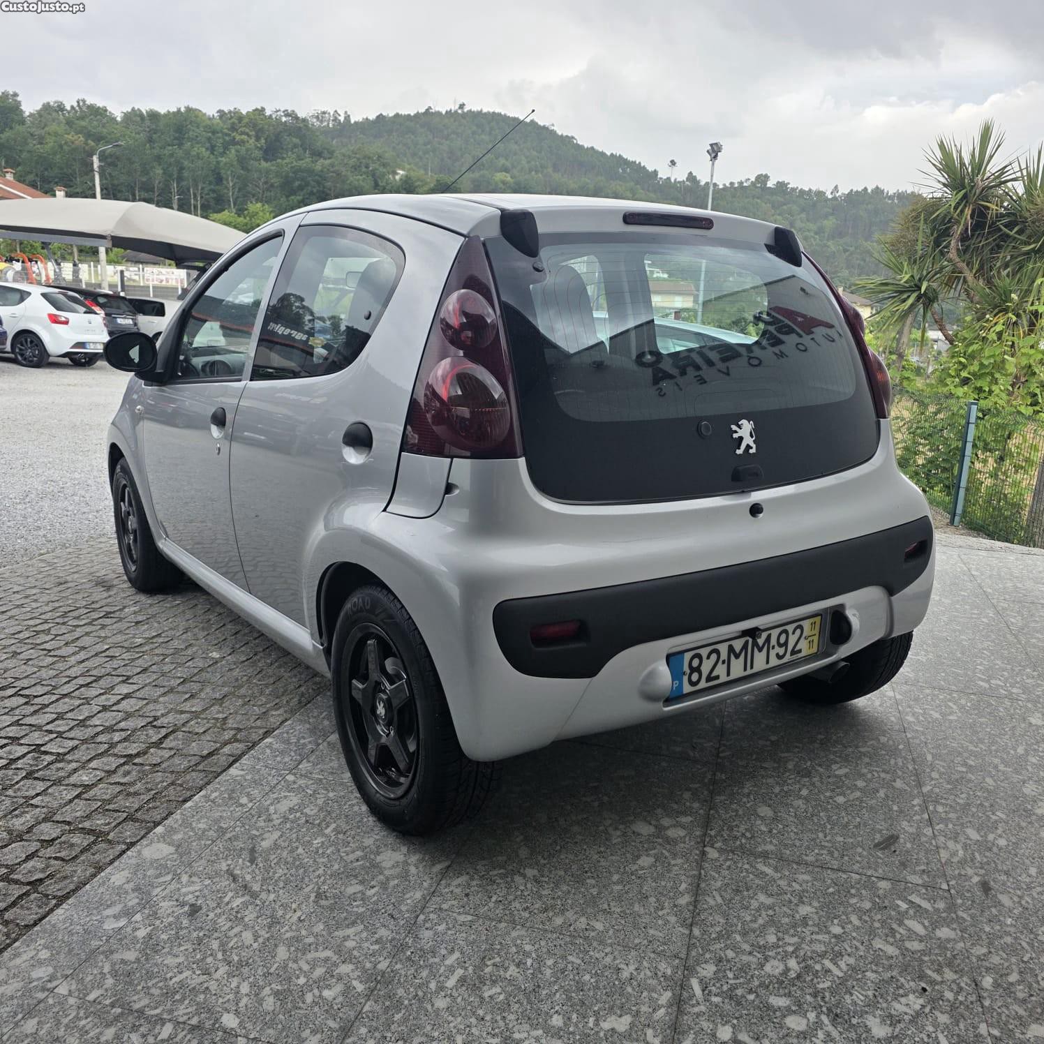 Peugeot 107 1.0 Urban - 11 foto 3