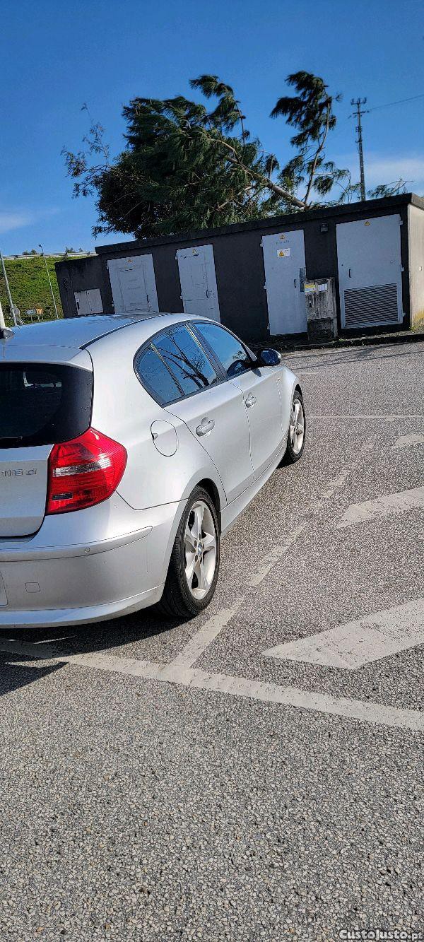 BMW 118 d/5portas/Assist Bmw — fotografia 4