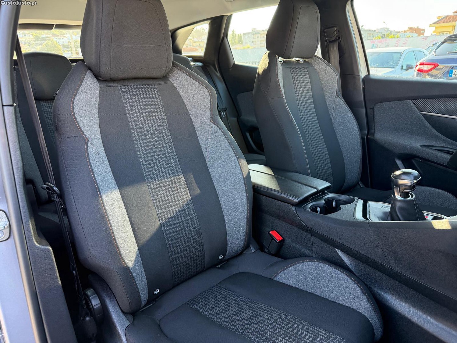 Peugeot 3008 1.5 BlueHDi Active Pack — fotografia 11