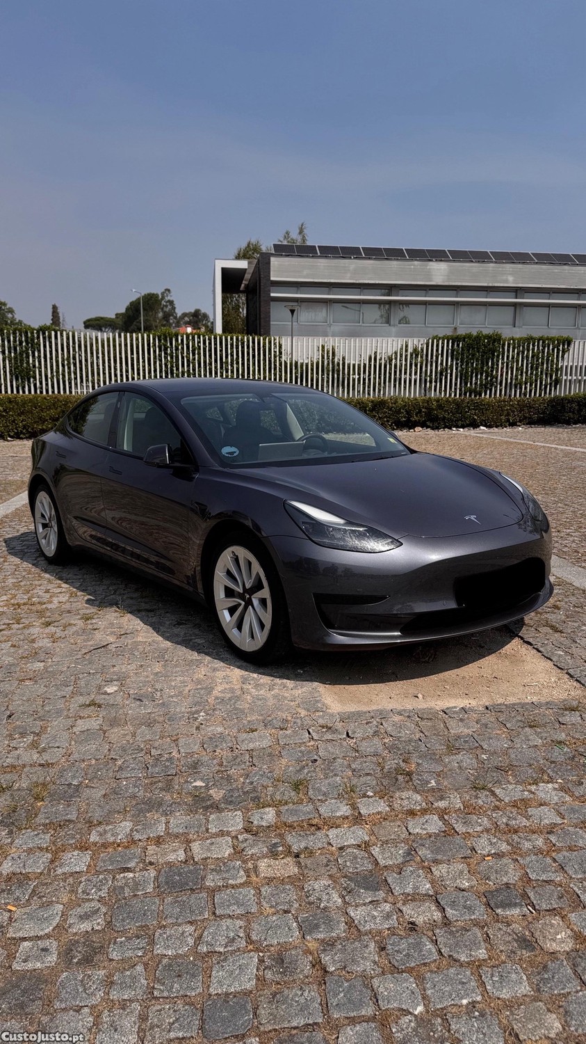 Tesla Model 3 Standard Range Plus — fotografia 10