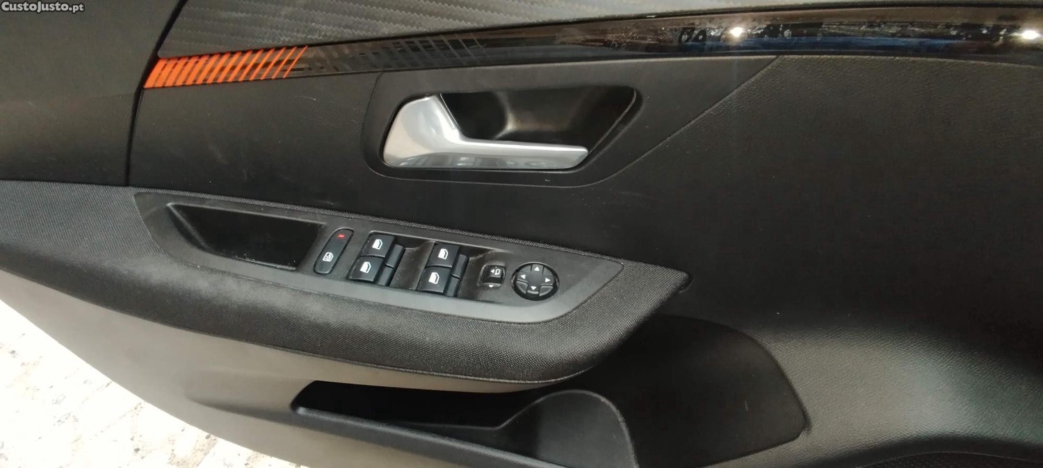 Peugeot e-208 Activ Pack — fotografia 5