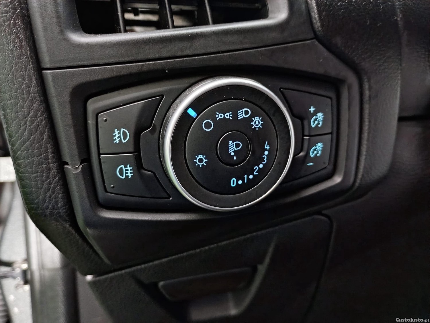 Ford Focus 1.0 SCTi ST-Line — fotografia 12