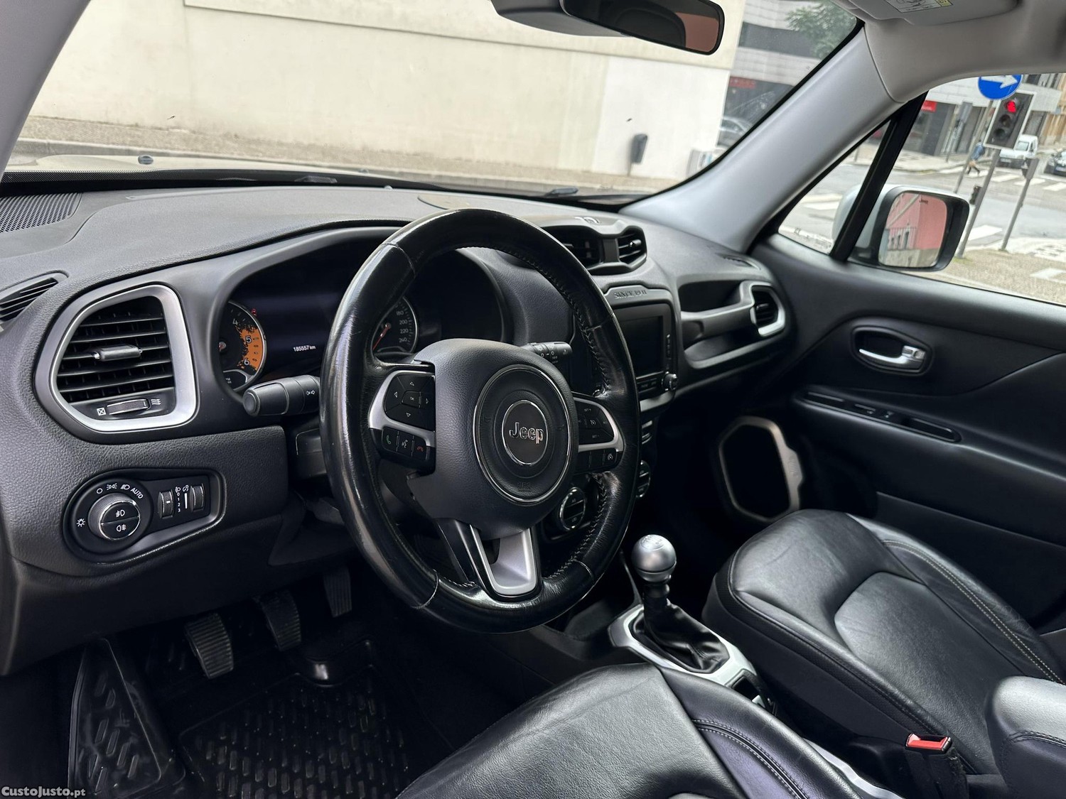 Jeep Renegade 1.6 MJD Limited — fotografia 12