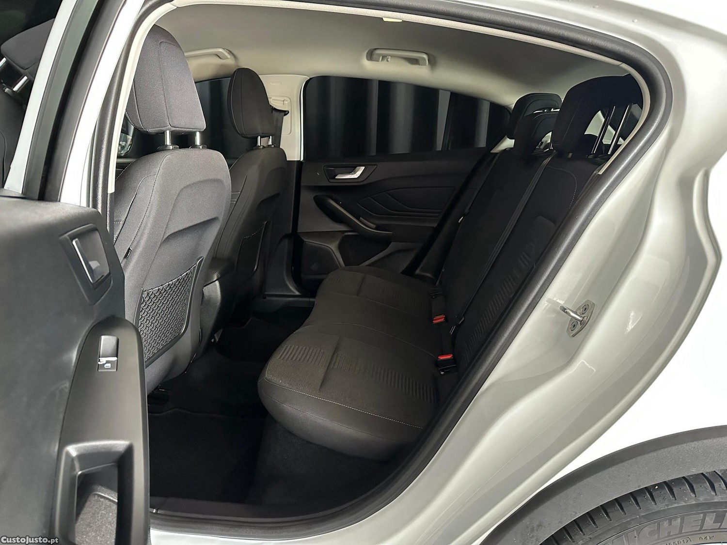 Ford Focus 1.5 TDCi EcoBlue Active X — fotografia 7