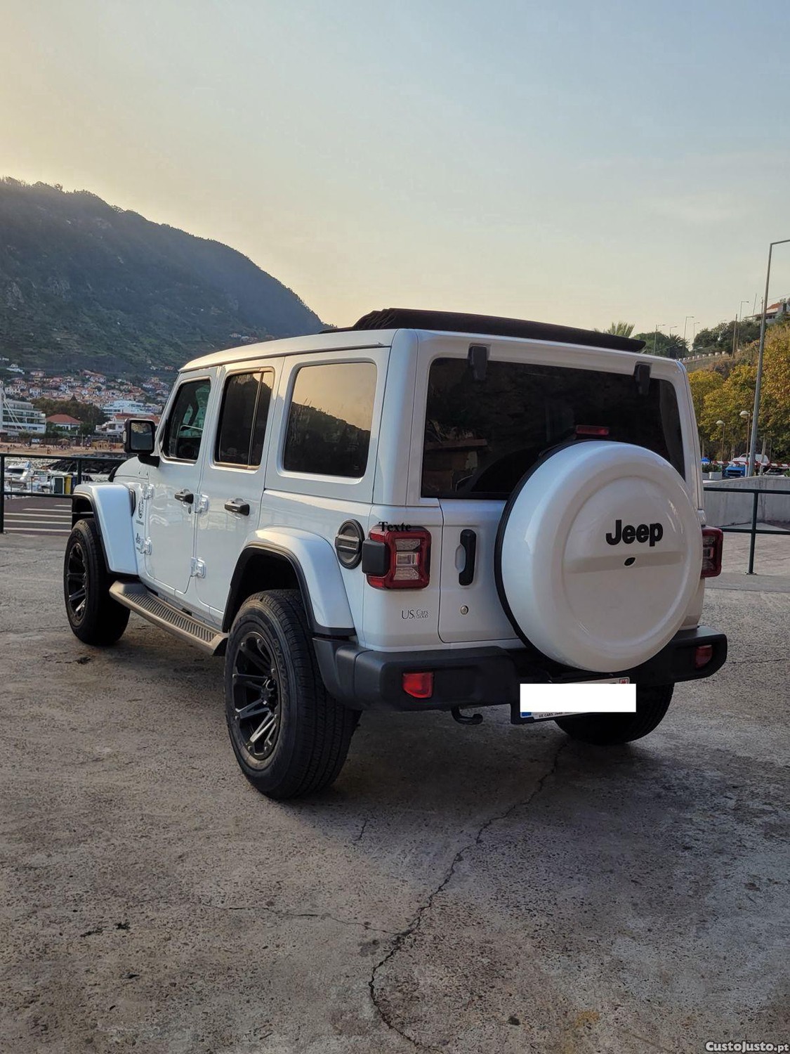 Jeep Wrangler UNLIMITED III . 2.0 L SAHARA — fotografia 7