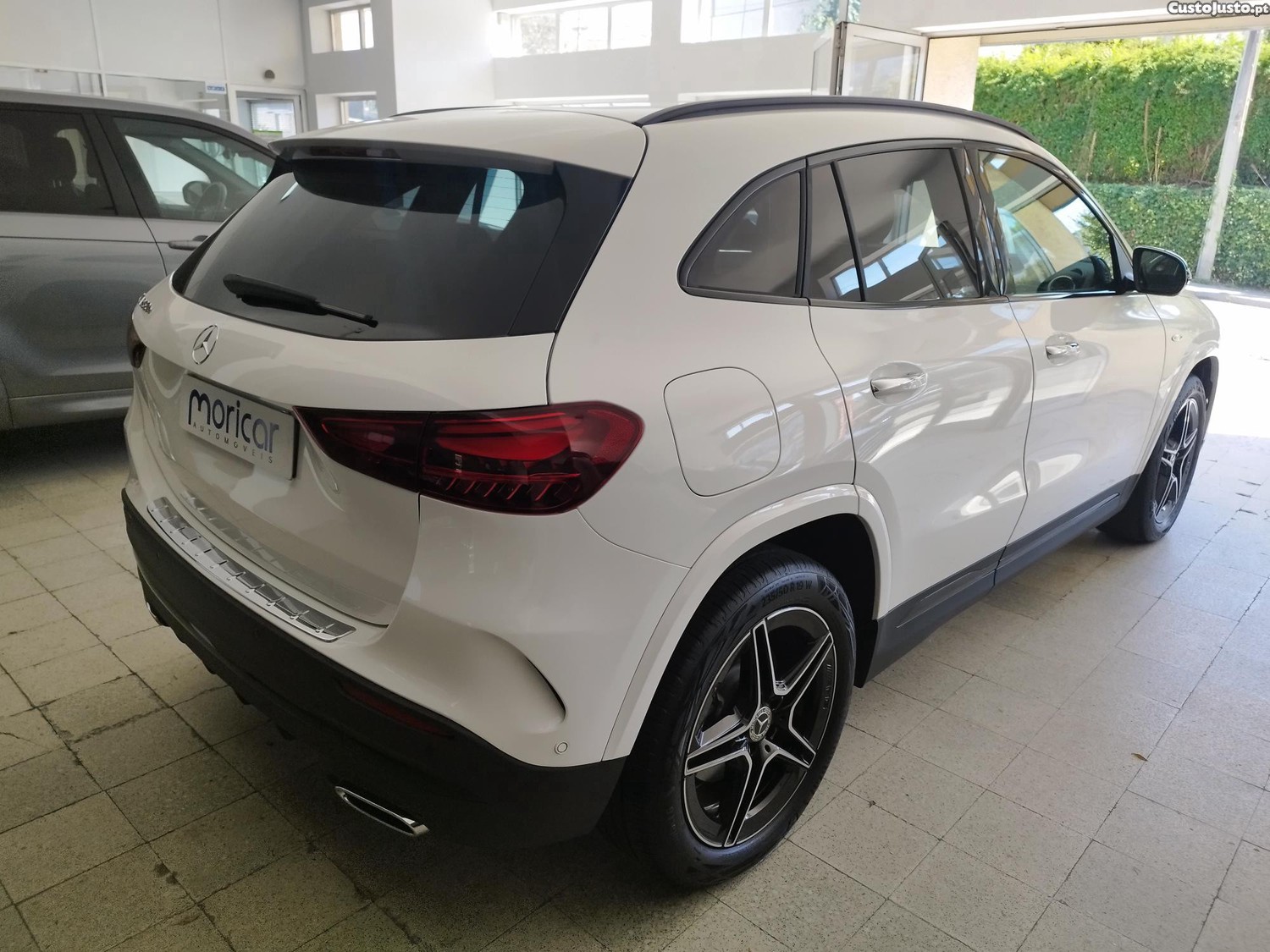 Mercedes-Benz GLA 250 E-PHEV AMG — fotografia 8