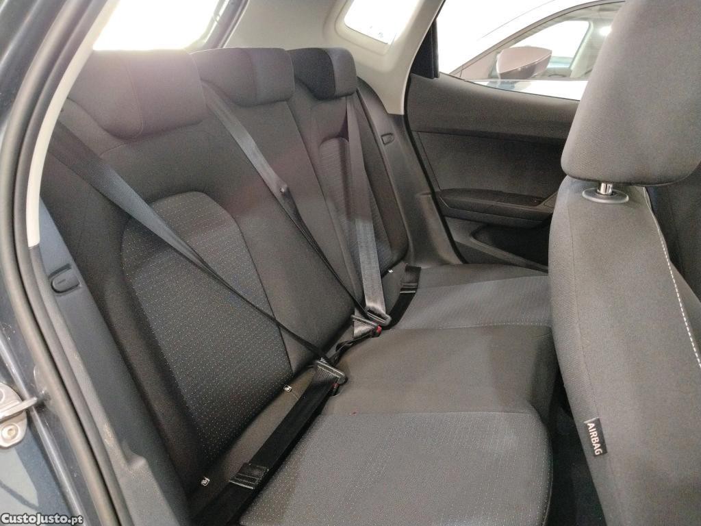 SEAT Arona 1.0 TSI Style — fotografia 17
